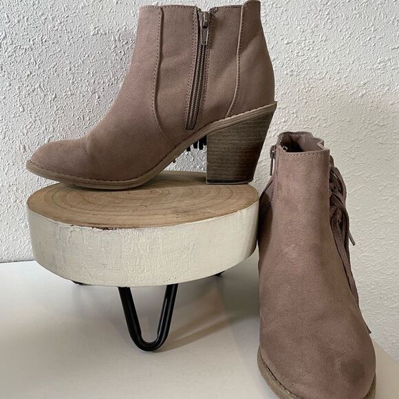 Faded Glory Tasseled Zipper Ankle Booties Size 10 EUC - Picture 6 of 8